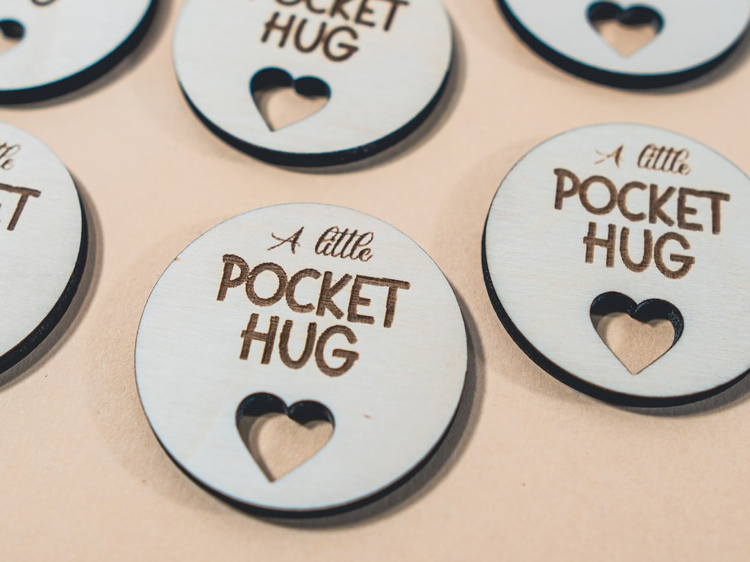 10 Pocket Hugs Tokens, Little Hug Token, Pocket Hug Wooden, Engraved