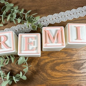 Letras de molde, Letrero de nombre independiente para estantería de guardería, Letras para habitación de bebé, Nombre personalizado, Decoración de guardería, Letras independientes