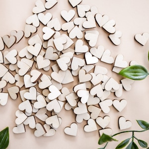 100 decorações de mesa de casamento em pequenas formas de confete de coração, decoração de amor de coração de madeira pequena, corações para artesanato, álbum de recortes, enfeite