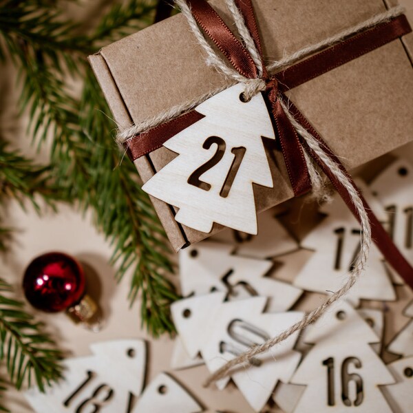 1-25 Advent calendar Wooden 5.1 cm 2" number tags, Christmas tags, Advent stocking tags, waiting for Christmas joy.