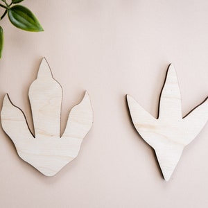 2-6 multiple sizes Dinosaur footprint shape for crafts and decorations, Wooden Unfinished shapes, Bedroom, Playroom wall decoration, dino