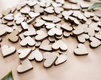 150 corazones pequeños de madera de 31 mm / 1,2 "de ancho Decoraciones de mesa de boda, decoración de amor de confeti de corazón de madera pequeño, Scrapbooking, adorno
