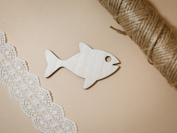 工芸品用の木製の魚の形 木製の魚の装飾 木製の形 天然木 魚 木製の