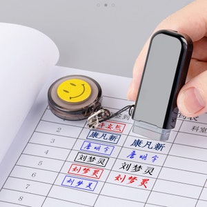 Zelfinkende aangepaste naam handtekening stempel - Stamper met gepersonaliseerde script kalligrafie handgemaakte stempel voor leraar en verpleegkundige privé