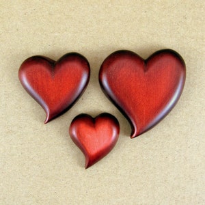 Hand-Carved Red Heart Magnets Set - Whimsical Kitchen Decor, Valentine&#39;s Day Gift, Unique Fridge Accessories, Set of 3