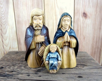 Sainte Famille sculptée en bois