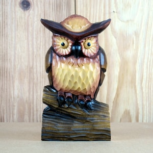 Wooden Owl Figurine: Handcrafted Bird