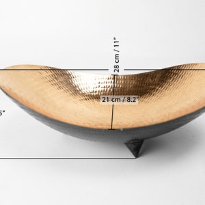 Gehamerde koperen fruitschaal Zwart koperen decoratieve kom Handgemaakte koperen serveerschaal voor tafelsetting Koperen decoratieve plaat afbeelding 6