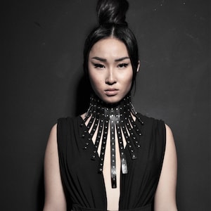 Einzigartige Lederhalskette, Avantgarde Lederhalskette, Schwarze Lederhalskette, Lederhalsband, Darkwear Lederaccessoires, HAYA