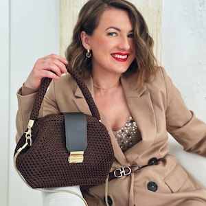 Crochet Bag Pattern | Chicago Doctor Bag | Sacvoyage Purse | Crochet Wetpack | Metal Frame Bag | Leather Bottom | PDF Tutorial