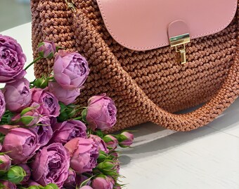 ハンドバッグ CROCHET LOGO HANDBAG CROCHET MD KENSINGTON Crochet Shoulder Bag by KURT GEIGER LONDON