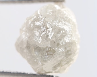 3.03 Ct, 8.2 X 7.0 X 6.7 MM, White Color Raw Uncut Diamond Natural