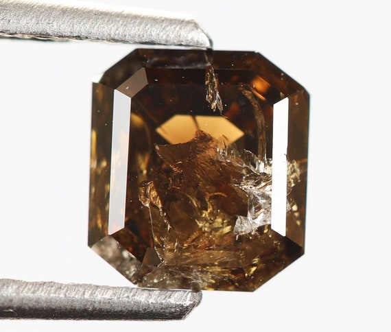 18+ Champagne Color Gemstone