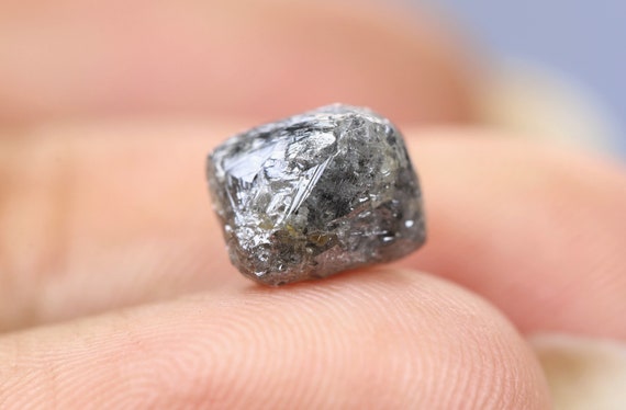 2.80 Ct, 8.5 X 8.3 X 7.9 MM, Grey Black Color Rough Octahedron