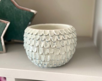 Textured Scallop Glazed Green Grey Plant Pot