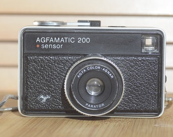 Agfamatic 200 sensor 126mm Compact Camera. Super cute vintage point and shoot.