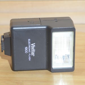 Vintage Vivitar Electronic Flash 1900. Flash universel. Idéal pour la photographie avec flash d&#39;appoint