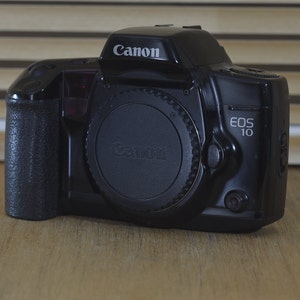 Canon EOS 10 35mm SLR Camera. Beautiful condition and easy to use.