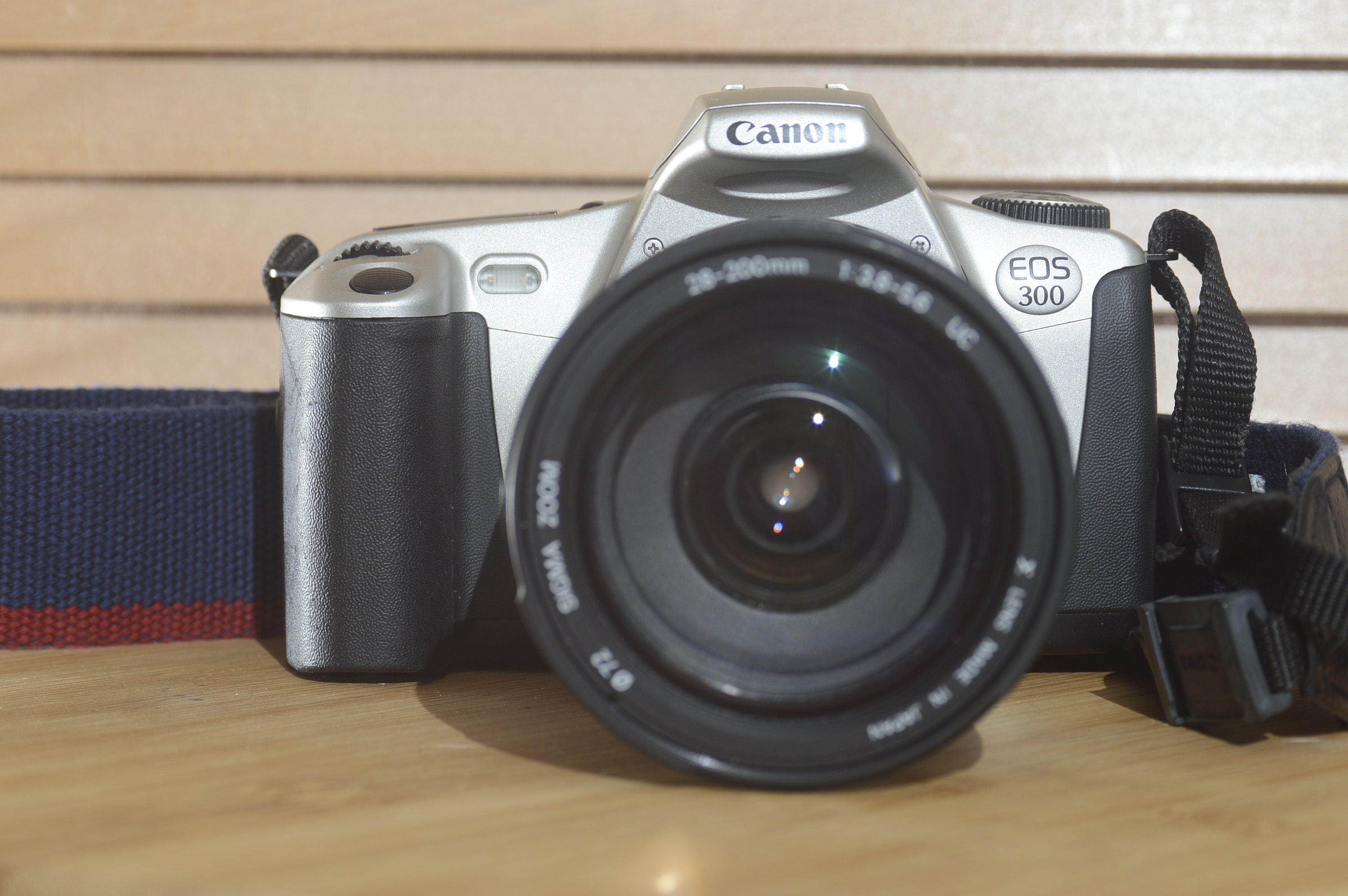 Markeer voedsel Per ongeluk Canon Eos 300 Film Camera. Lovely Condition With 28-200 Auto - Etsy