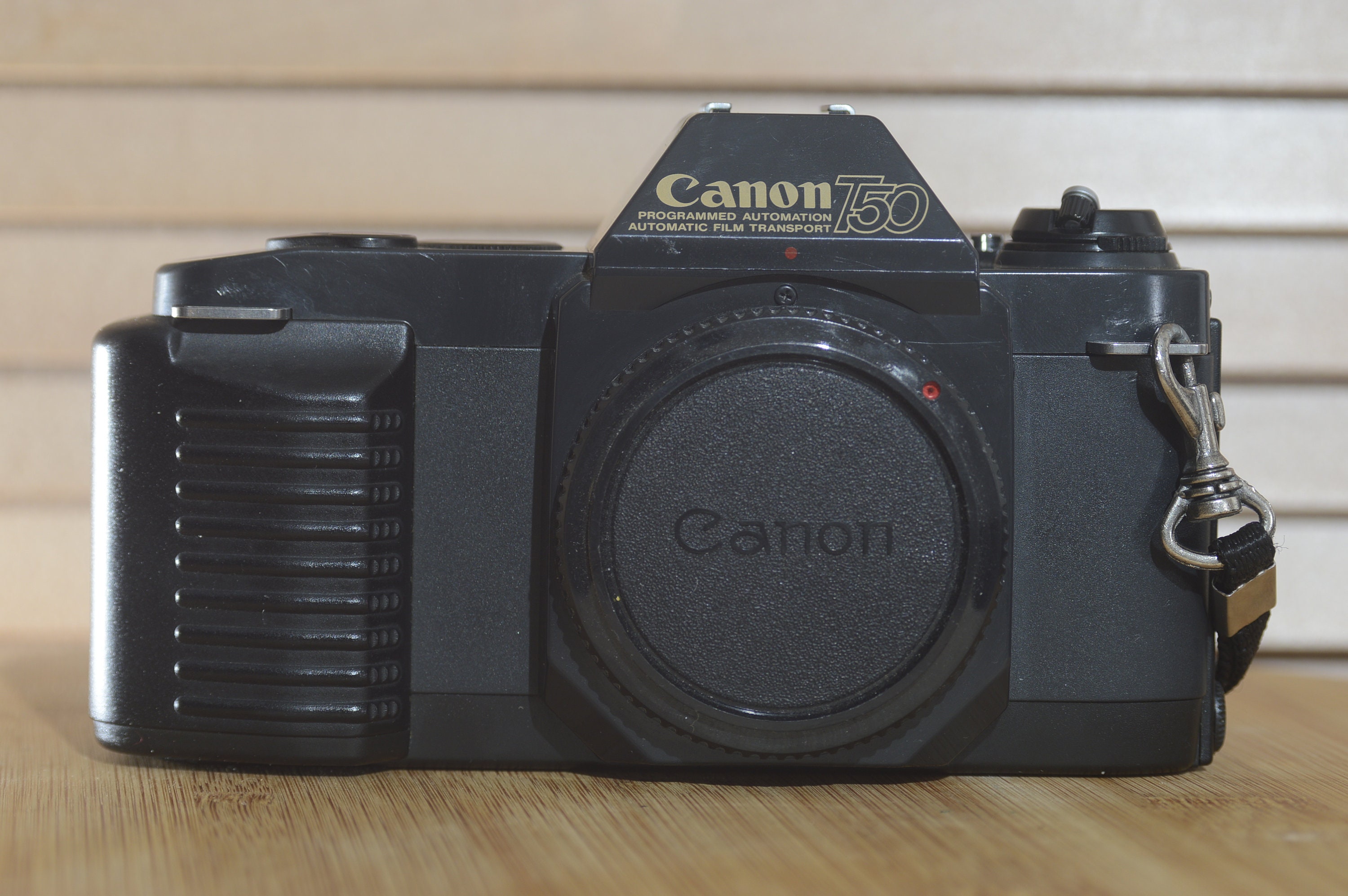 canon t50　　カメラ 動作確認済】キヤノンT50 （4点セット） 一眼レフフィルムカメラ
