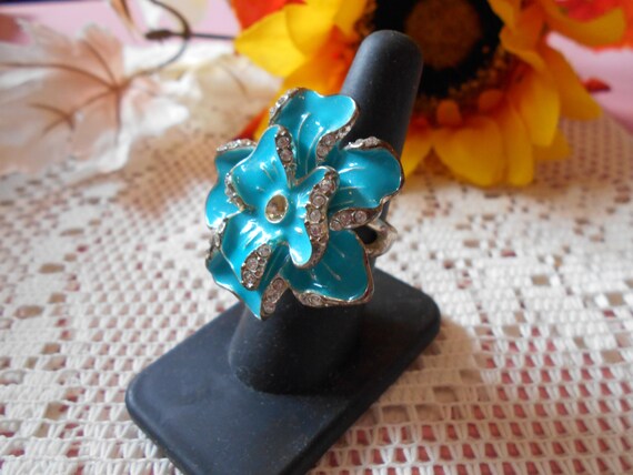 Beautiful Ring-Bling-Classy-Statement-Teal Enamel… - image 3