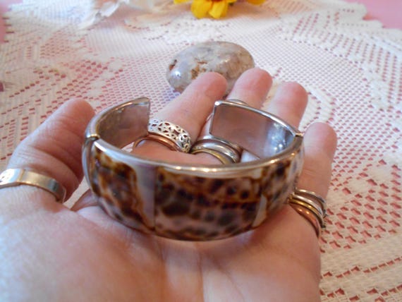 BEAUTIFUL Unique Bracelet- Tortoise Shell Designe… - image 3