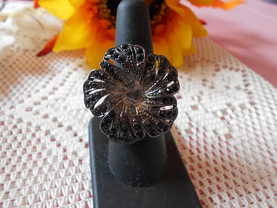 Beautiful Ring-Bling-Classy-Statement-Antique Col… - image 1