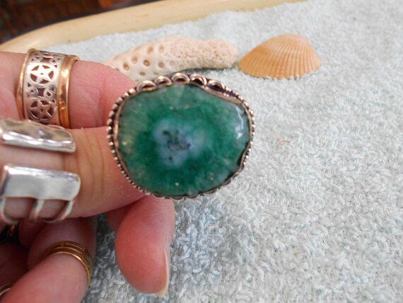 ENCHANTING Handcrafted Gemstone Ring-MARKED-Green… - image 4