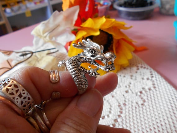 Beautiful Ring-Bling-Classy-Statement-Large Drago… - image 4