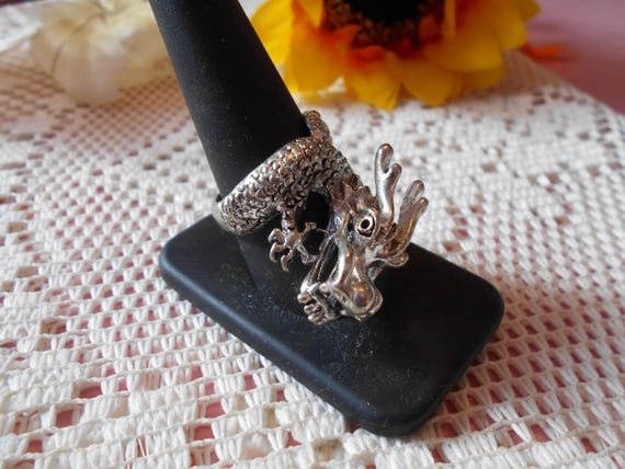 Beautiful Ring-Bling-Classy-Statement-Large Drago… - image 2