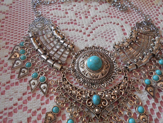 BEAUTIFUL Necklace-Classy-Unique-Statement Bib St… - image 5