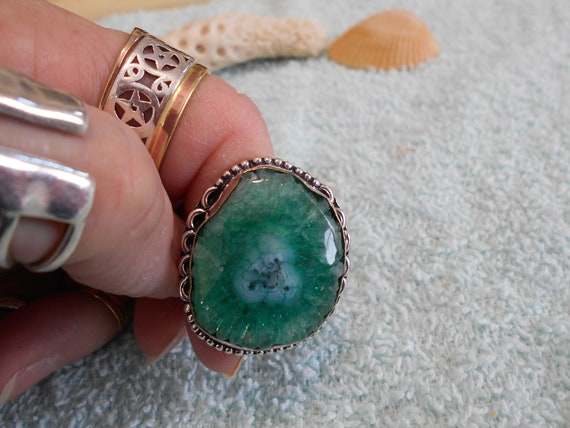 ENCHANTING Handcrafted Gemstone Ring-MARKED-Green… - image 3