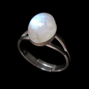 der Inhalt von Bellas Schmuckschatulle - Mondstein STERLING .925 SILBER Ring - Twilight inspiriert