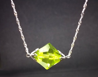 Er kwam zoveel ongeluk uit voort; er kan alleen maar geluk zijn." - acrylkryptoniet meteoorsteen STERLING zilveren ketting - BIG
