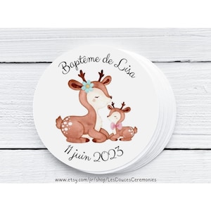10 Etiquettes dragées baptême rondes Ø 5 cms personnalisées, étiquettes maman biche, étiquette autocollante animaux forêt,biche maman faon,