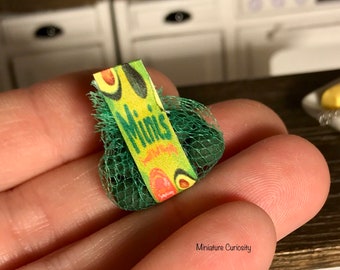 Dollhouse avocados- 1:12th scale- dollhouse kitchen- dollhouse furniture- miniatures- dollhouse food- dollhouse fruit- dollhouse