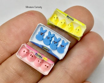 Dollhouse candy- 1:12th scale- dollhouse furniture- dollhouse holiday- dollhouse food- miniature food- miniature candy- dollhouse- tiny food