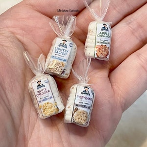 Pasteles de arroz para casa de muñecas - Cocina para casa de muñecas - Muebles para casa de muñecas - Escala 1:12 - Pastel de arroz en miniatura - Miniaturas - Tienda de comestibles para casa de muñecas - Casa de muñecas
