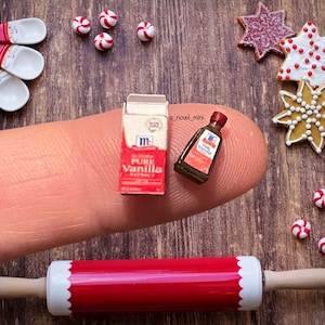 Dollhouse baking- 1:12th scale- dollhouse furniture- dollhouse holiday- dollhouse food- miniature food- miniature baking- dollhouse