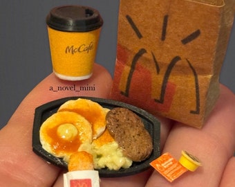 Dollhouse fast food- 1:12th scale- dollhouse kitchen- dollhouse furniture- dollhouse to go- miniature fast food- tiny food- dollhouse meal