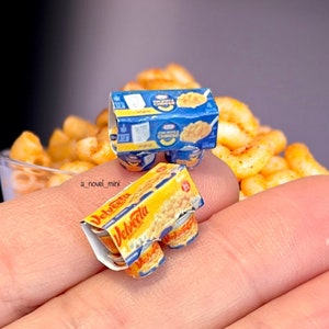 Dollhouse macaroni and cheese- 1:12th scale- miniature macaroni- tiny dinner- dollhouse dinner- miniature dinner- dollhouse kitchen
