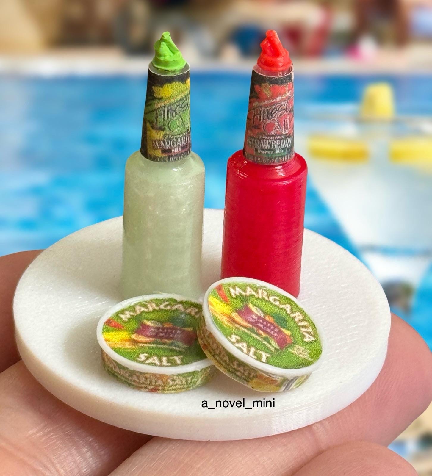 Dollhouse margaritas- 1:12th scale- dollhouse food- dollhouse kitchen- dollhouse furniture- miniature margaritas- dollhouse summer