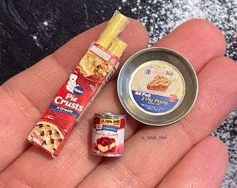 Dollhouse pie- 1:12th scale- dollhouse kitchen- dollhouse furniture- dollhouse baking- dollhouse grocery- miniature pie- miniatures- tiny