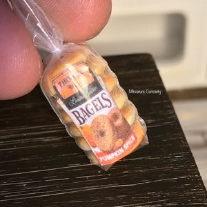 Dollhouse bagels- dollhouse kitchen- dollhouse furniture- 1:12th scale- miniature bagel- miniatures- dollhouse grocery- dollhouse