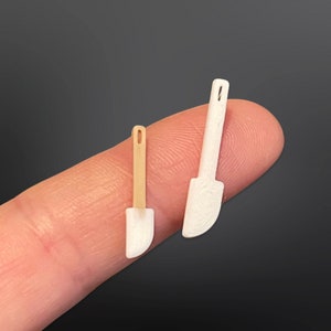 Dollhouse spatula- 1 piece- dollhouse kitchen- 1:12th scale- dollhouse furniture- dollhouse mini- miniatures- miniature kitchen