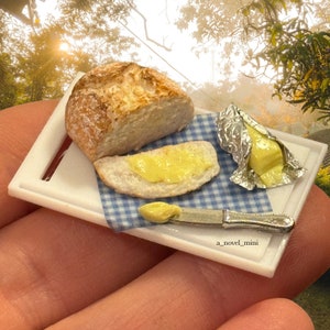 Dollhouse bread- 1:12th scale- miniature bread- dollhouse mini- dollhouse furniture- dollhouse kitchen- miniature food- tiny food- tiny