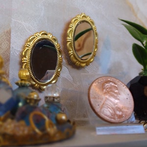 Miniatur Goldspiegel, 2er Set, Miniatur Sammlerstücke, PuppenhausMiniaturen, Miniatur Wanddekoration, Handarbeit