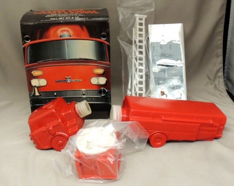 Avon The Red Sentinel Firetruck Decanter Wild Country After Shave Talc  Vintage NOS