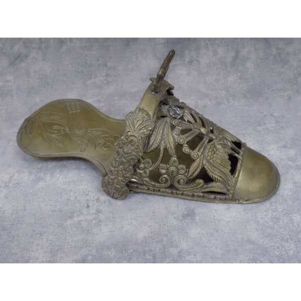 Spanish Colonial Antique Brass Ladies Sidesaddle Riding Shoe Stirrup