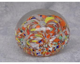Pisapapeles de vidrio artístico con salpicaduras de colores de MB Daniels & Co Japón